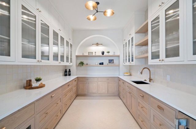 123 Landings WAY, Spicewood, TX 78669