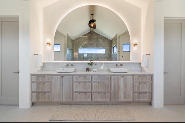 123 Landings WAY, Spicewood, TX 78669