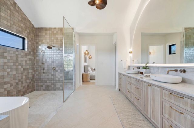 123 Landings WAY, Spicewood, TX 78669