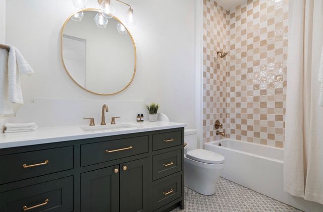 123 Landings WAY, Spicewood, TX 78669