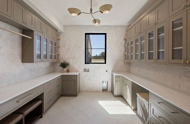 123 Landings WAY, Spicewood, TX 78669