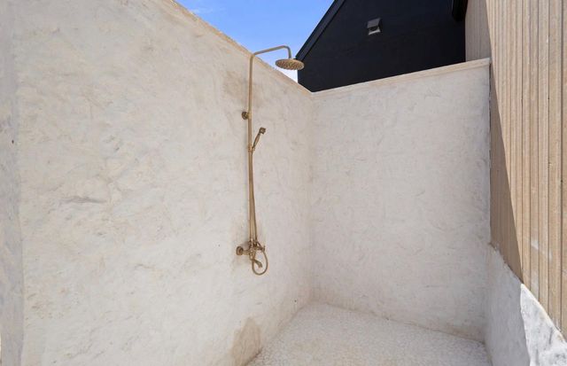 123 Landings WAY, Spicewood, TX 78669