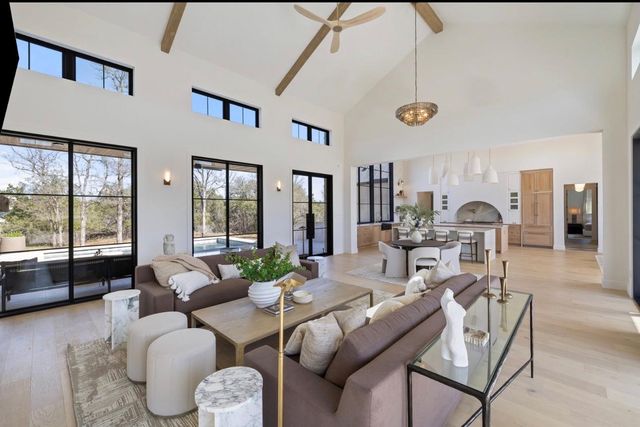 123 Landings WAY, Spicewood, TX 78669