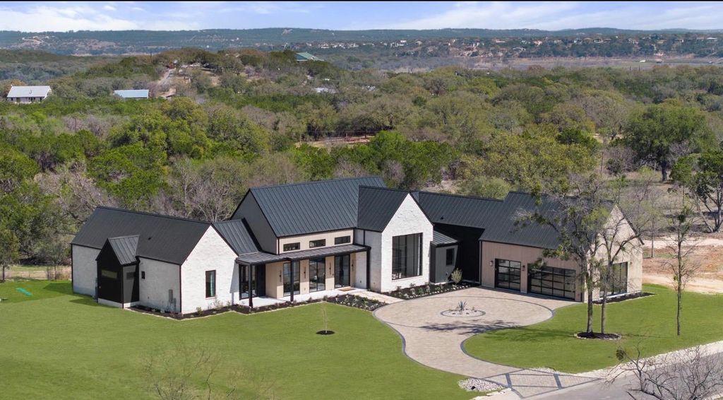 123 Landings WAY, Spicewood, TX 78669