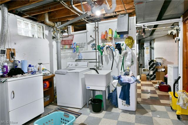 1265 North Road NE, Warren, OH 44483