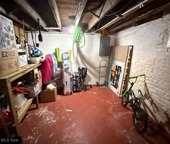 3216 W 95th Street, Cleveland, OH 44102