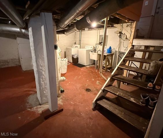 3216 W 95th Street, Cleveland, OH 44102