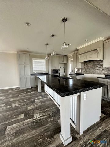349 S Quailrun Avenue, Port Lavaca, TX 77979