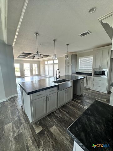 349 S Quailrun Avenue, Port Lavaca, TX 77979