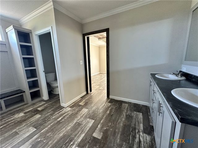 349 S Quailrun Avenue, Port Lavaca, TX 77979