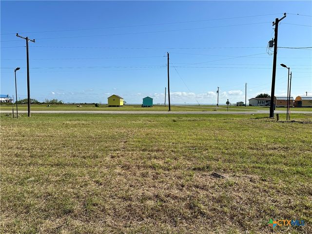349 S Quailrun Avenue, Port Lavaca, TX 77979