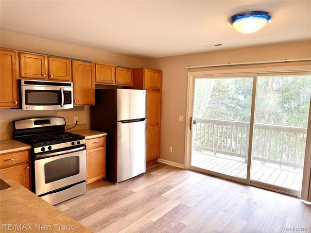 28439 CARLTON WAY, Novi, MI 48377