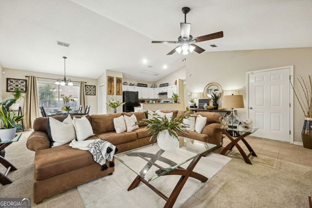 105 Pleasant Breeze Way, Kingsland, GA 31548