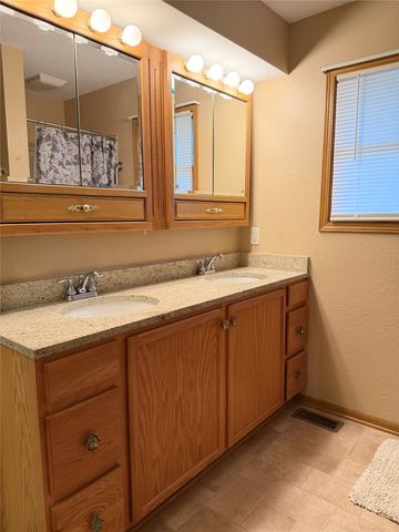 212 Maxwell Street, Maxwell, IA 50161