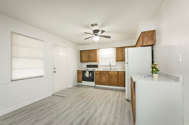 513 NE 1st Street, England, AR 72046