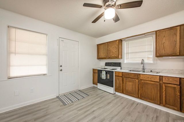 513 NE 1st Street, England, AR 72046