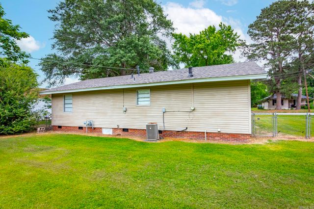 513 NE 1st Street, England, AR 72046