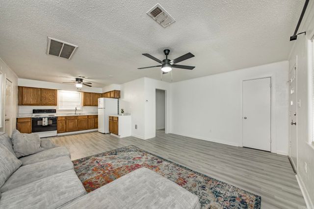 513 NE 1st Street, England, AR 72046