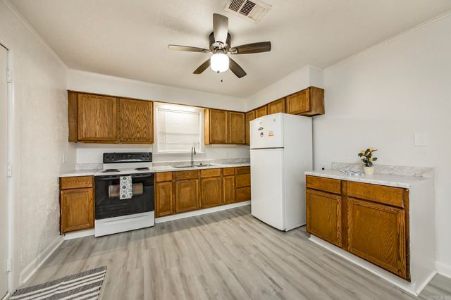 513 NE 1st Street, England, AR 72046