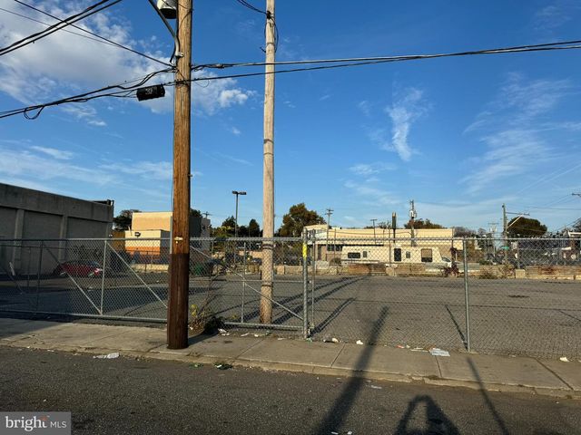 5231-41 FRANKFORD AVE, Philadelphia, PA 19124