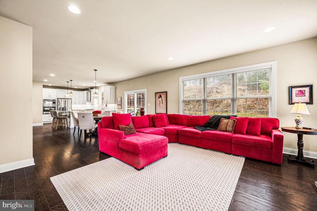 298 OAK AVE, Media, PA 19063