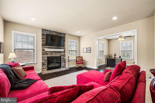 298 OAK AVE, Media, PA 19063