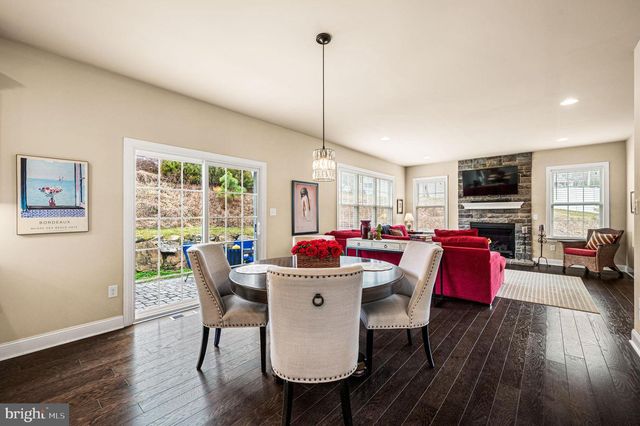 298 OAK AVE, Media, PA 19063