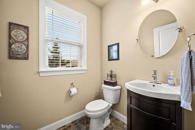 298 OAK AVE, Media, PA 19063