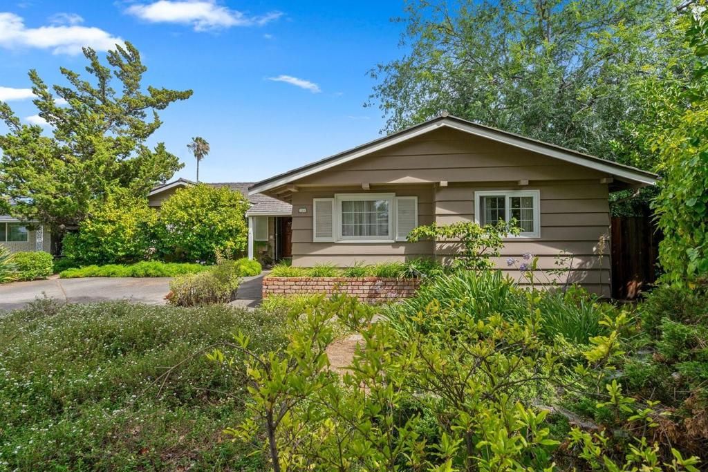 Image 12 of property listing at 924 Kamsack Court, Sunnyvale, CA 94087