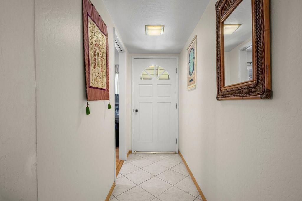 Image 16 of property listing at 924 Kamsack Court, Sunnyvale, CA 94087