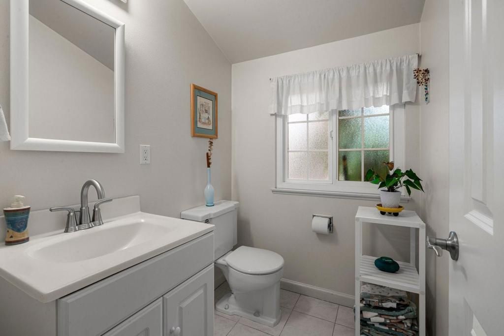 Image 25 of property listing at 924 Kamsack Court, Sunnyvale, CA 94087