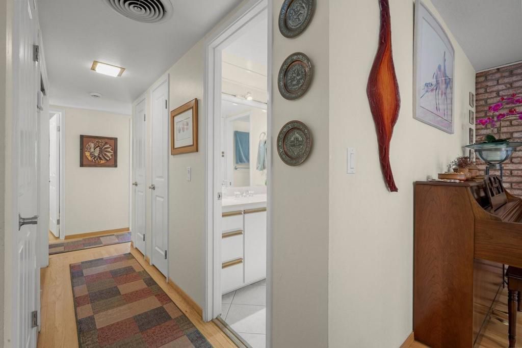 Image 30 of property listing at 924 Kamsack Court, Sunnyvale, CA 94087
