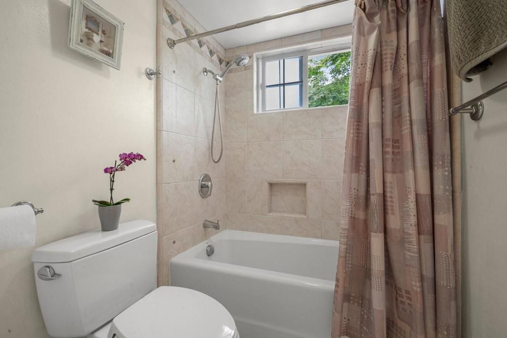 Image 33 of property listing at 924 Kamsack Court, Sunnyvale, CA 94087