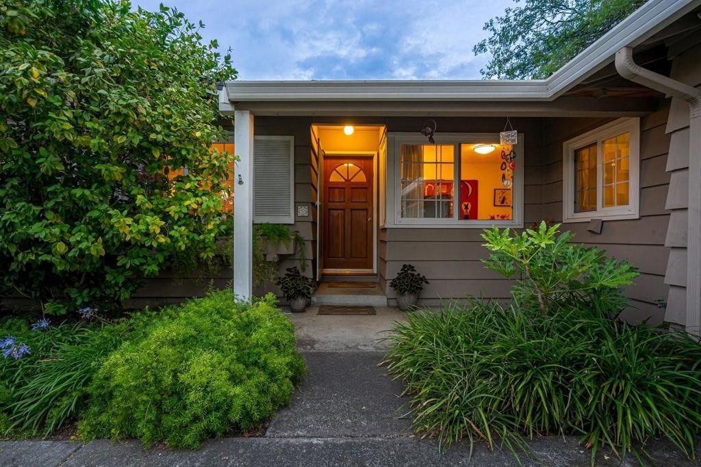 Image 6 of property listing at 924 Kamsack Court, Sunnyvale, CA 94087