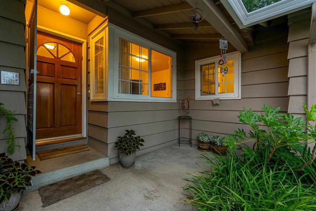 Image 7 of property listing at 924 Kamsack Court, Sunnyvale, CA 94087