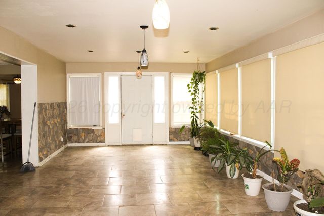 125 MULBERRY Drive, Dumas, TX 79029