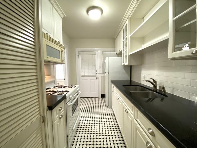 513 W Main Street 1, Houston, TX 77006