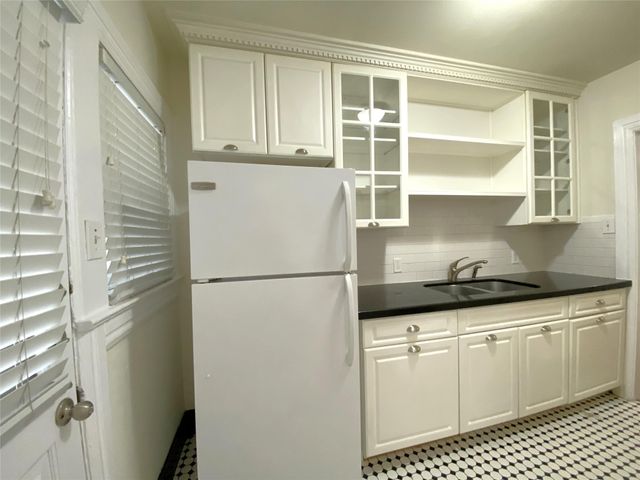 513 W Main Street 1, Houston, TX 77006