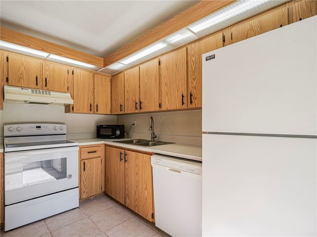 1170 6th Avenue 23B, Vero Beach, FL 32960