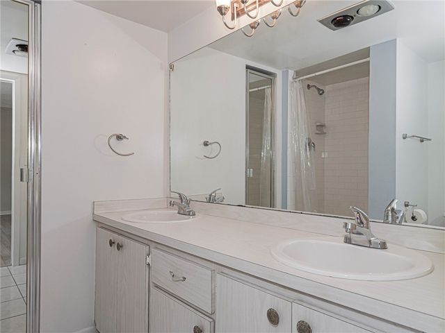 1170 6th Avenue 23B, Vero Beach, FL 32960