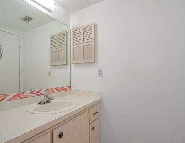 1170 6th Avenue 23B, Vero Beach, FL 32960