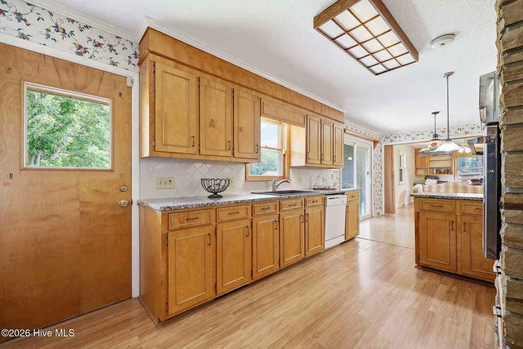 Image 10 of property listing at 1020 Longshore Drive, Snow Hill, NC 28580