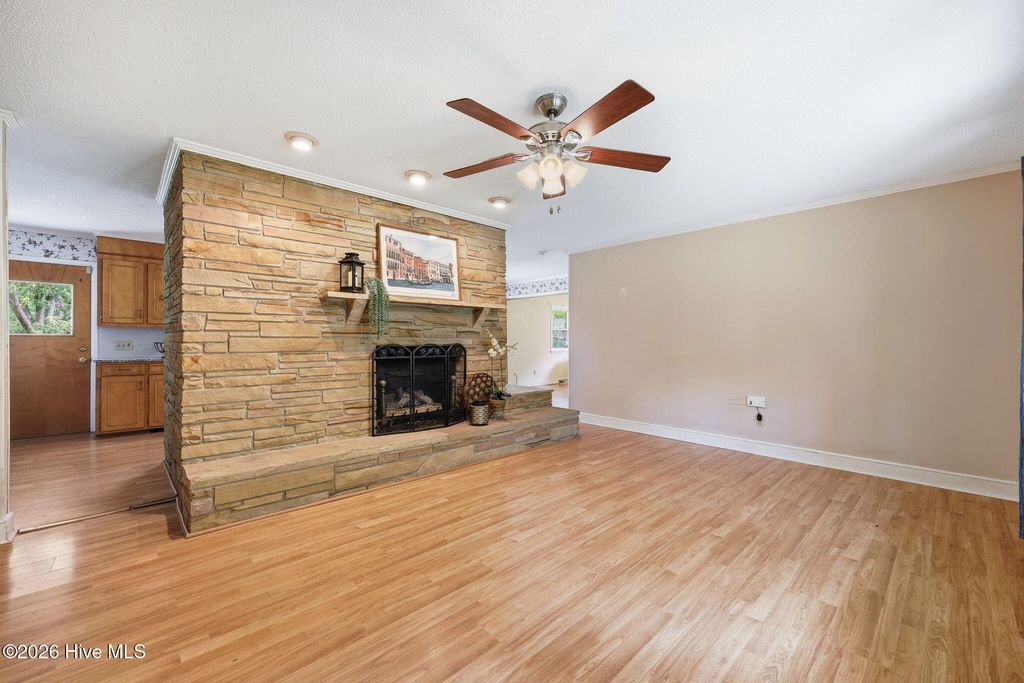 Image 13 of property listing at 1020 Longshore Drive, Snow Hill, NC 28580