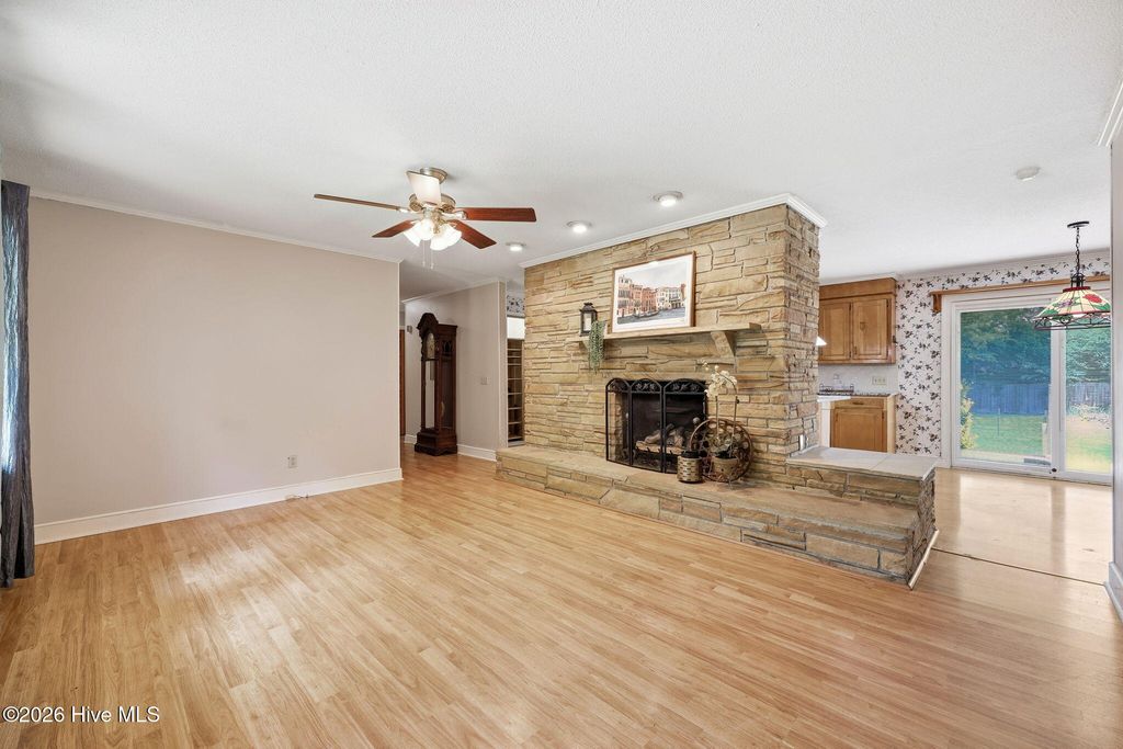 Image 14 of property listing at 1020 Longshore Drive, Snow Hill, NC 28580