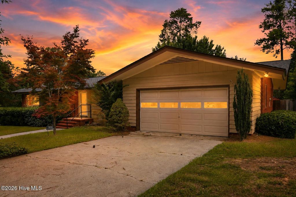 Image 2 of property listing at 1020 Longshore Drive, Snow Hill, NC 28580