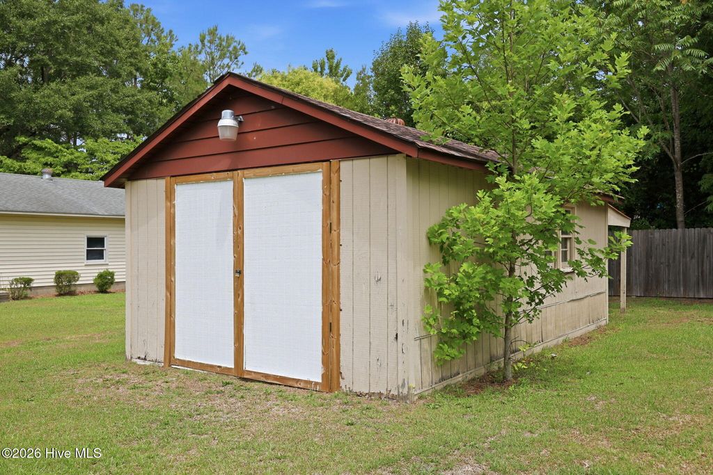 Image 33 of property listing at 1020 Longshore Drive, Snow Hill, NC 28580