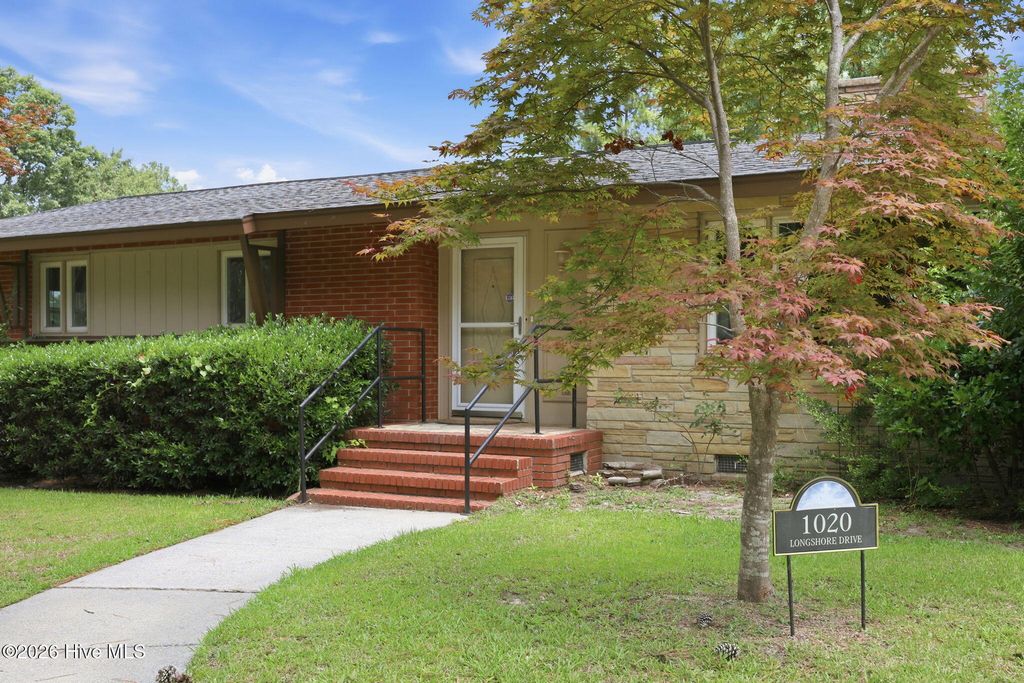 Image 4 of property listing at 1020 Longshore Drive, Snow Hill, NC 28580