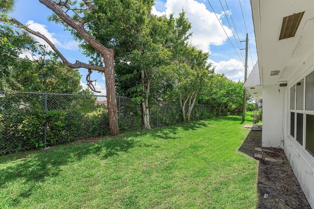 2638 Gately Drive E 125, West Palm Beach, FL 33415