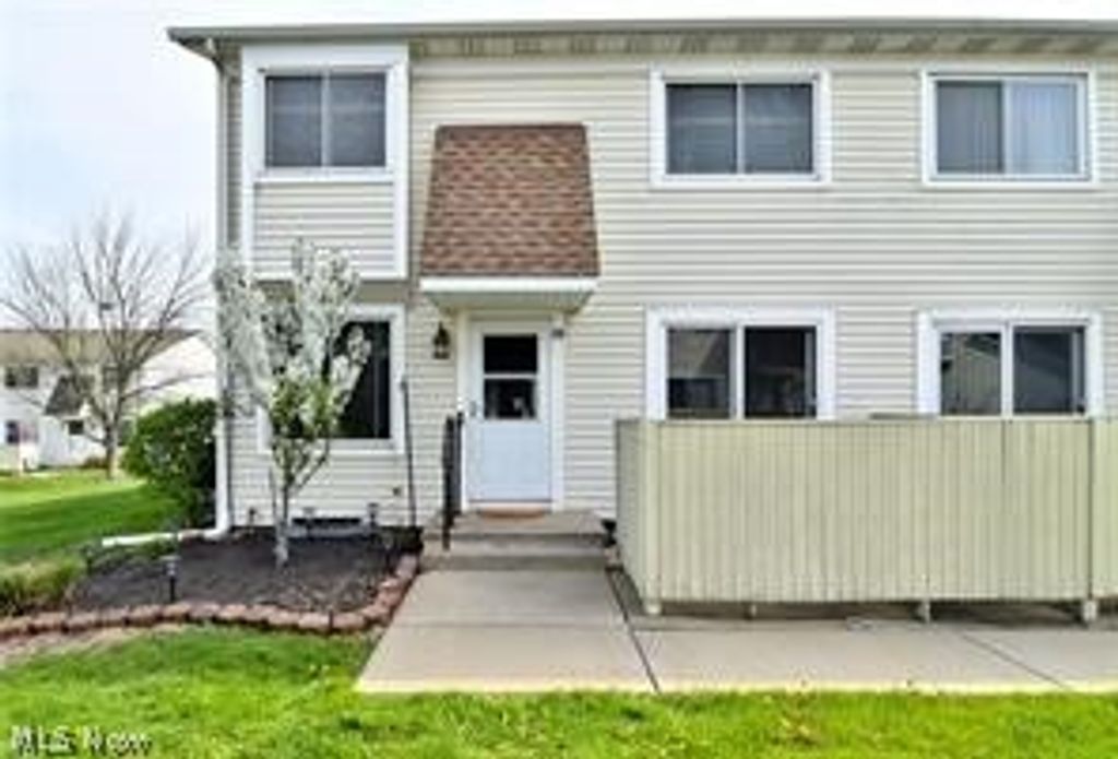 5512 Sutton Lane D, Willoughby, OH 44094