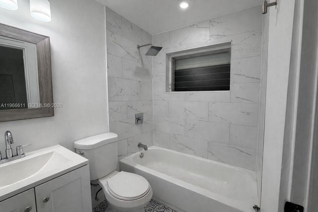 6849 SW 12th St, Pembroke Pines, FL 33023